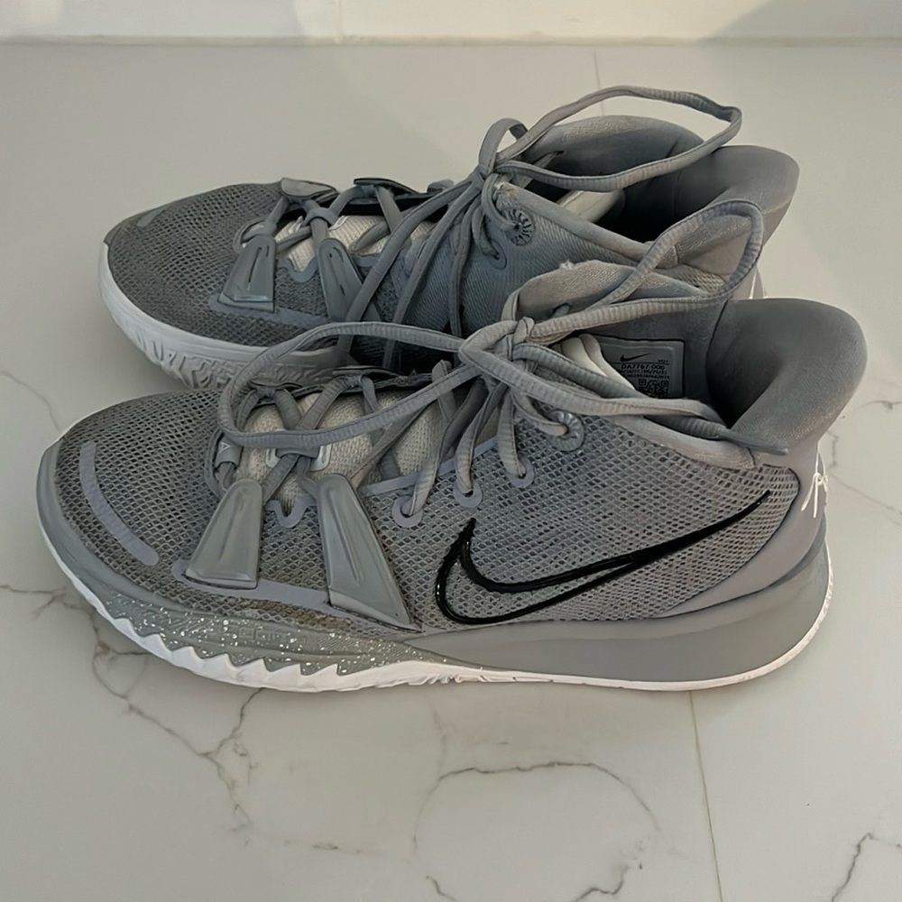 Nike Men’s Basketball Sneakers, size 7.5